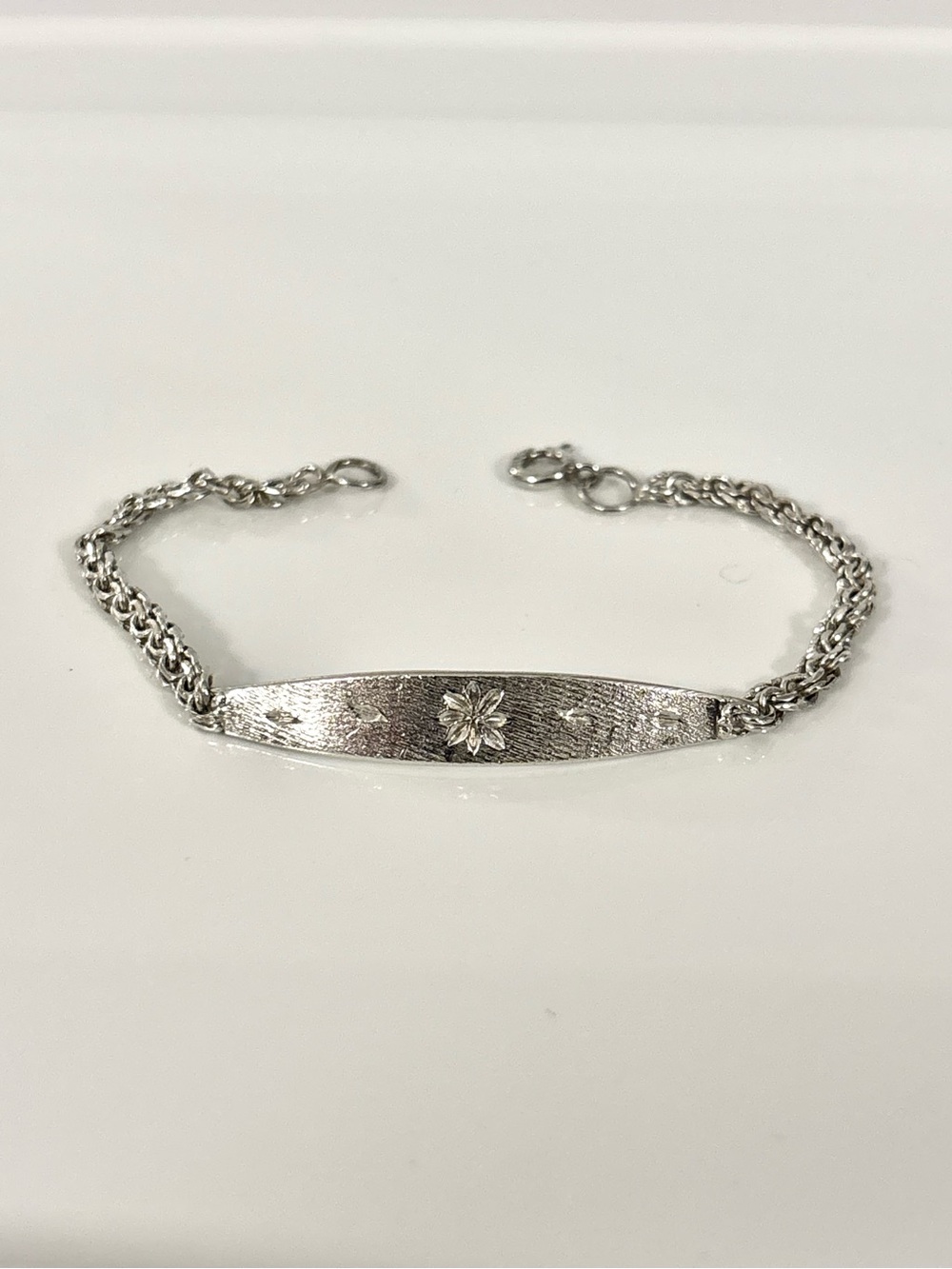 Vintage 925 Sterling Silver Floral Plaque Bracelet